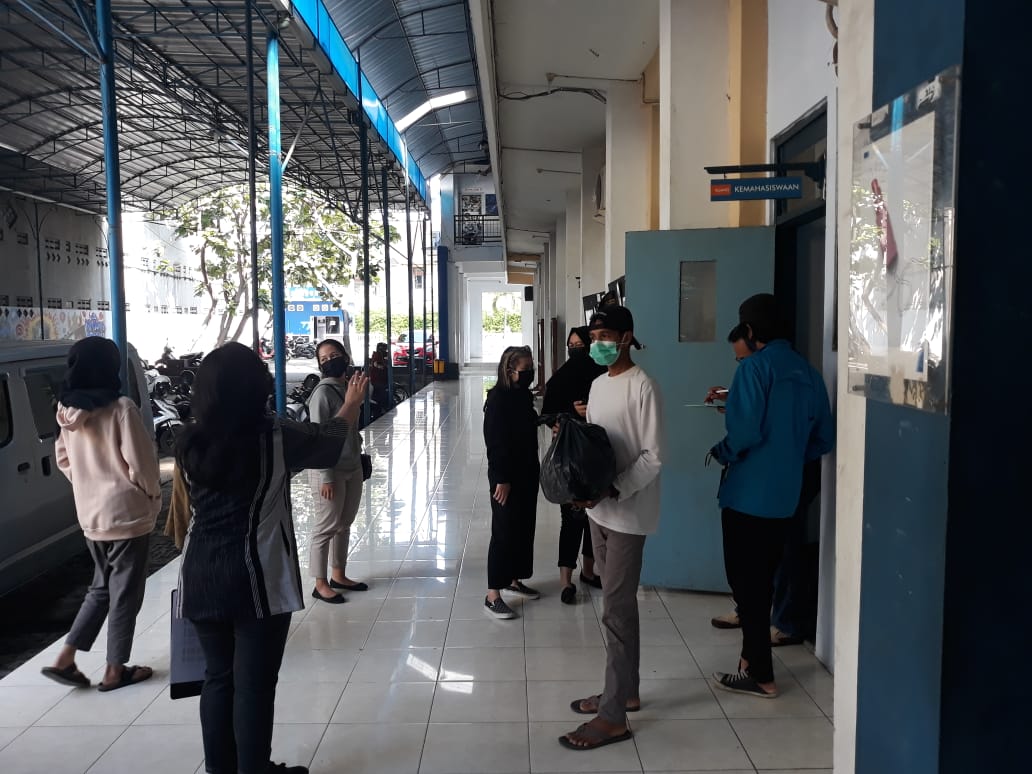 Galang Bansos, STIKOM Jogja Ringankan Beban Hidup Mahasiswa Tinggal di Jogja
